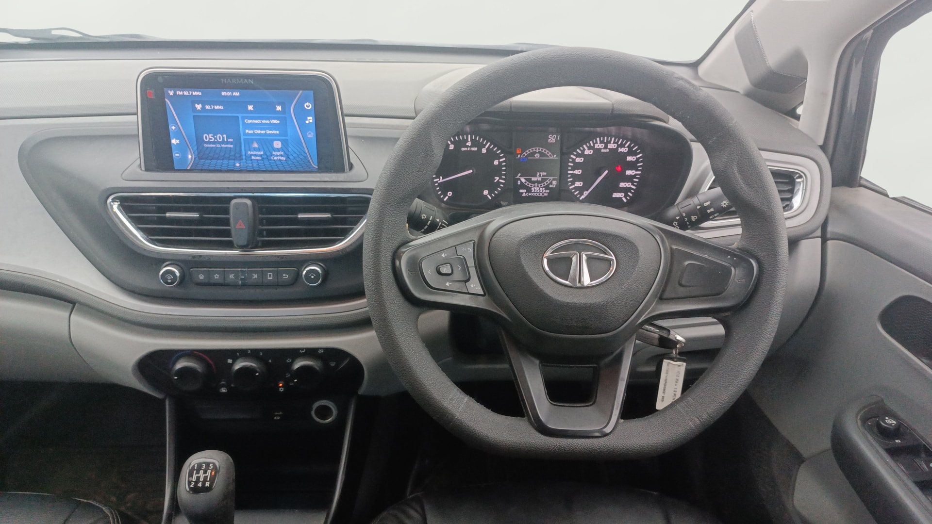 View 2021 Tata Altroz XM Plus Petrol Image 20 Used 2021 Tata Altroz XM Plus Petrol Image 20