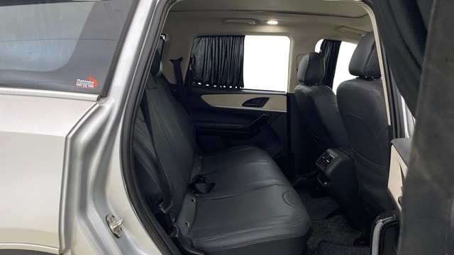 View Mahindra XUV700 Image 29 Used Mahindra XUV700 Image 29