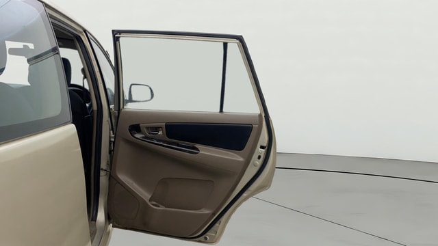 View Toyota Innova Image 7 Used Toyota Innova Image 7