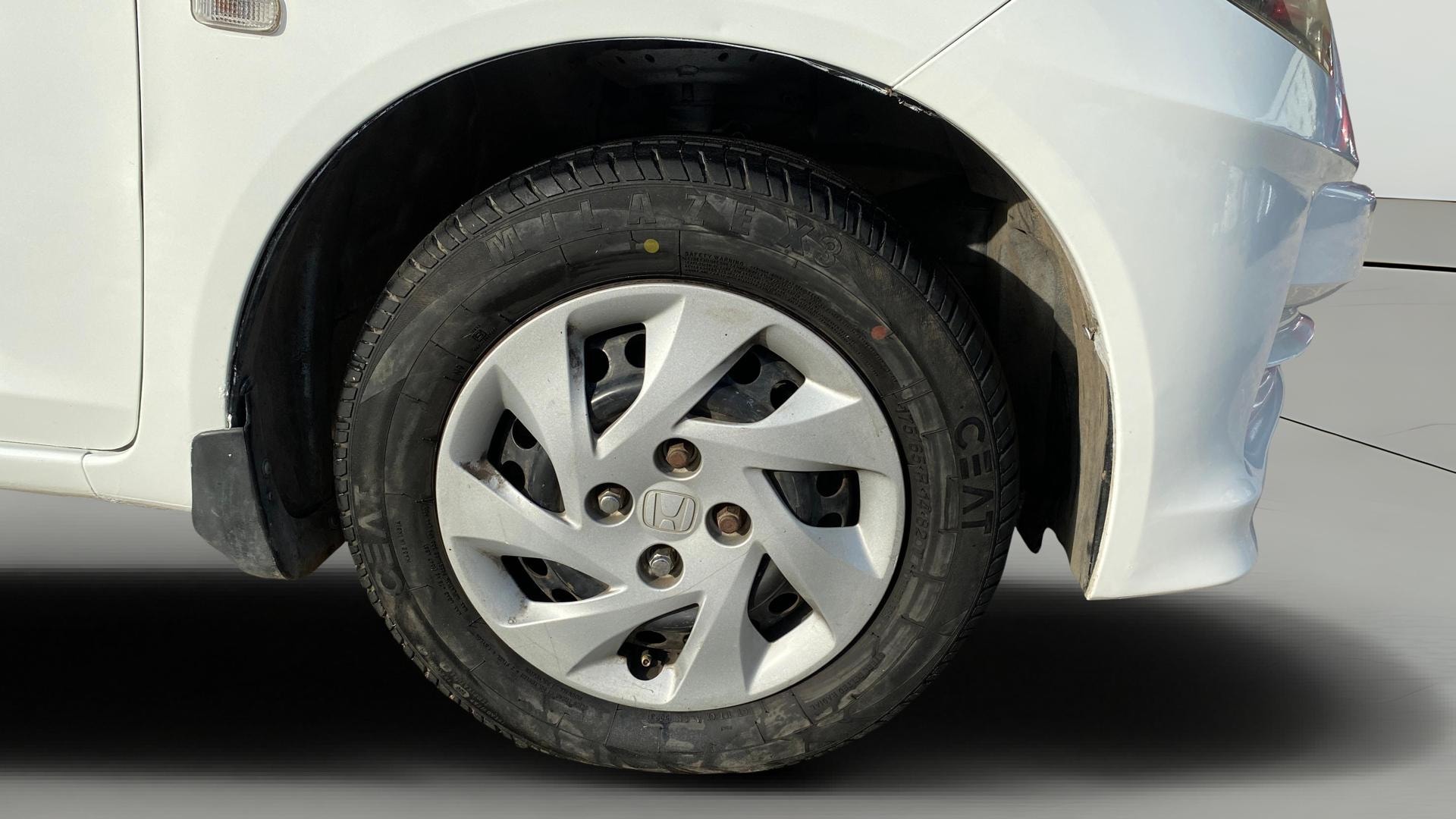 View 2015 Honda Amaze E MT Petrol BS IV Image 39 Used 2015 Honda Amaze E MT Petrol BS IV Image 39