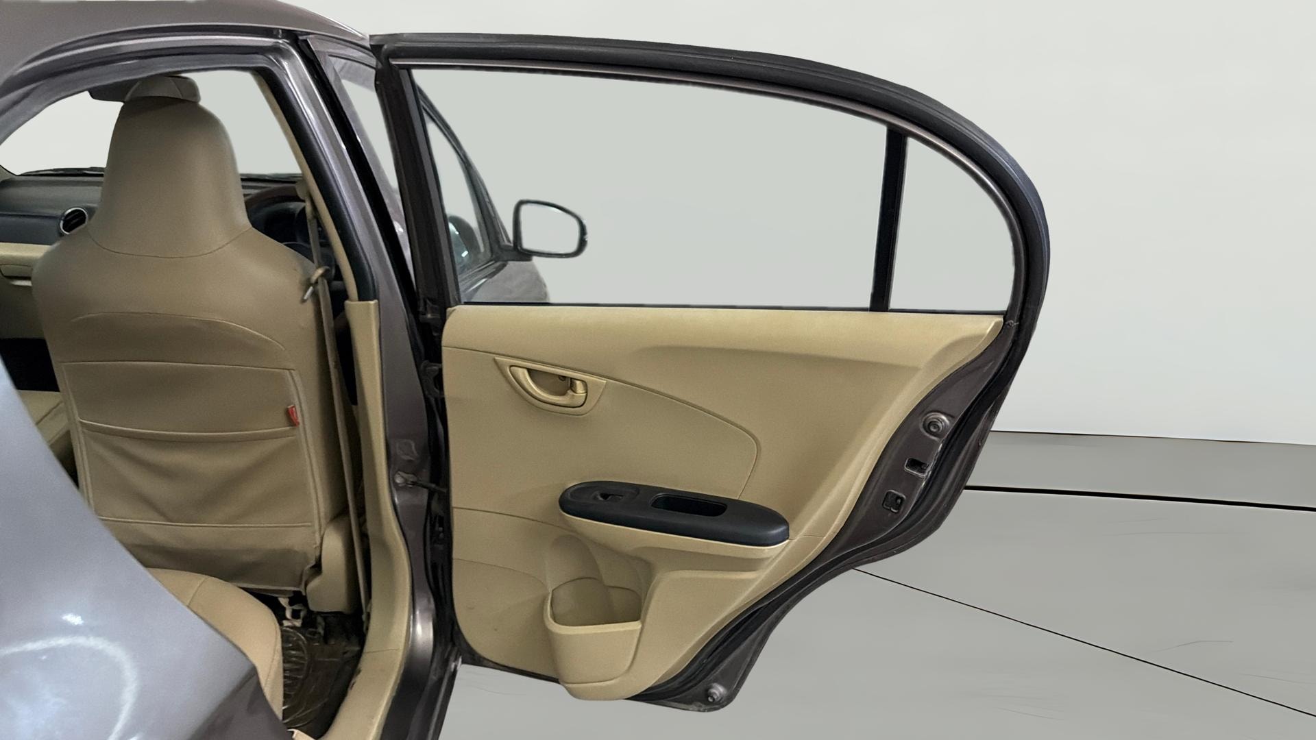 View 2015 Honda Amaze E MT Petrol BS IV Image 7 Used 2015 Honda Amaze E MT Petrol BS IV Image 7
