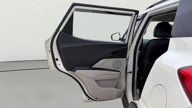 View Mahindra XUV300 Image 14 Used Mahindra XUV300 Image 14
