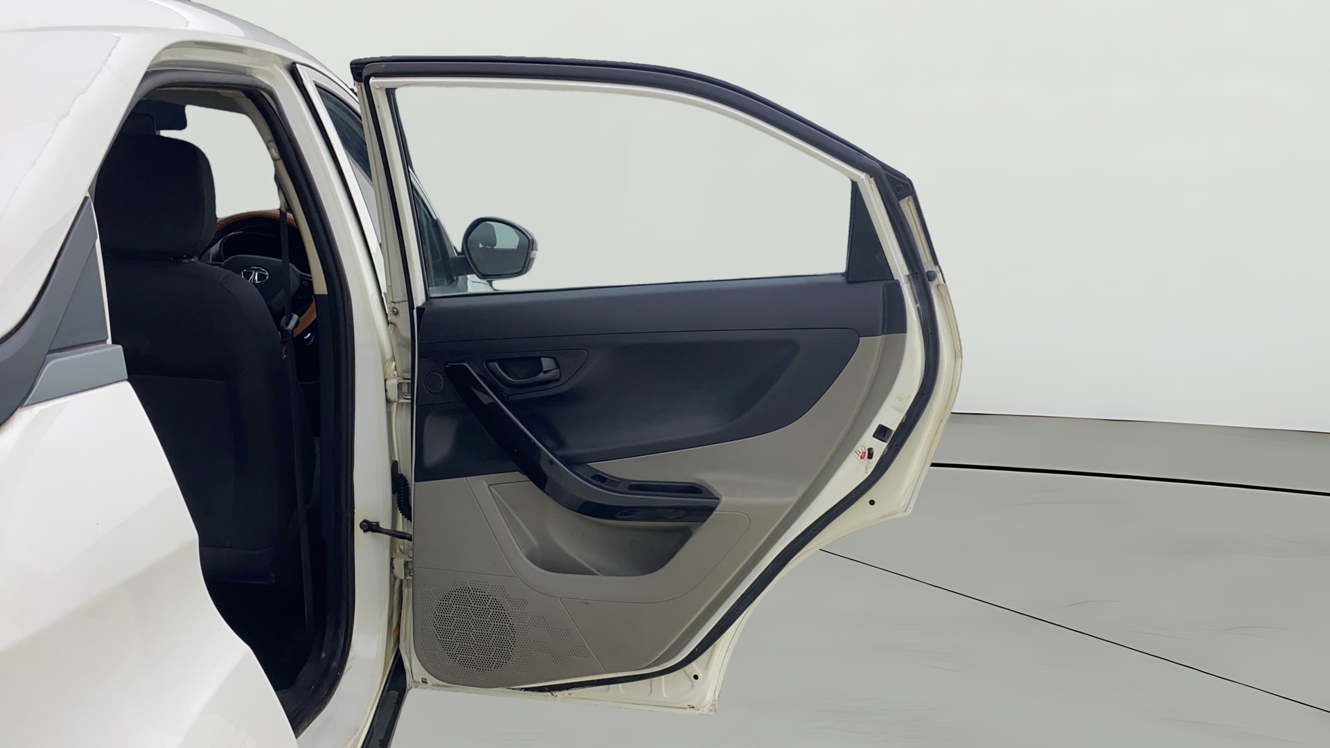 View 2019 Tata Nexon Revotron XM Image 7 Used 2019 Tata Nexon Revotron XM Image 7