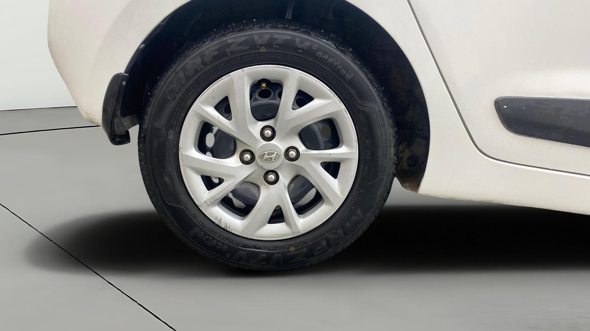 View 2019 Hyundai Grand i10 1.2 Magna Petrol AT Image 23 Used 2019 Hyundai Grand i10 1.2 Magna Petrol AT Image 23