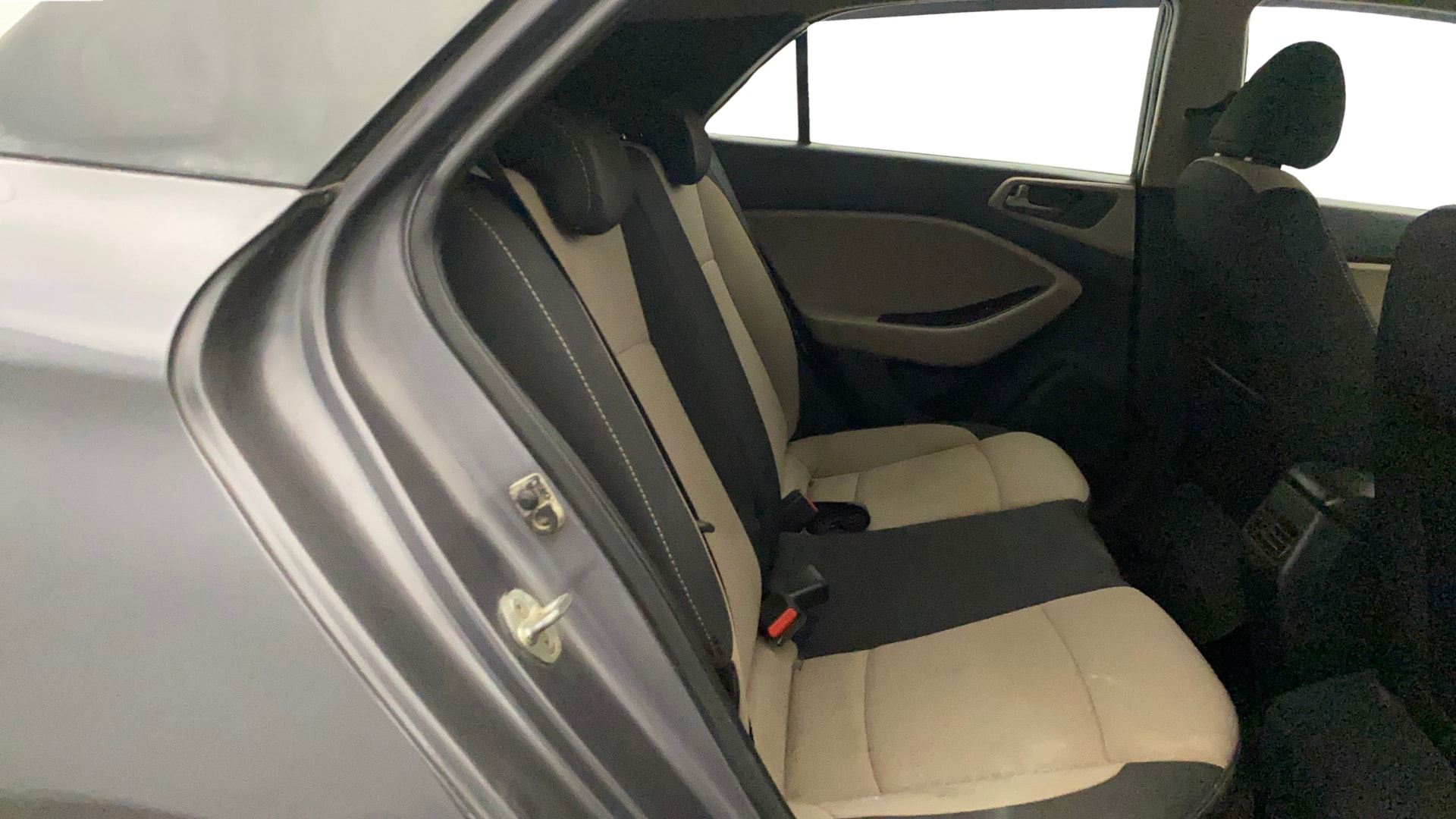 View 2015 Hyundai Elite i20 1.4 Asta Diesel Image 29 Used 2015 Hyundai Elite i20 1.4 Asta Diesel Image 29