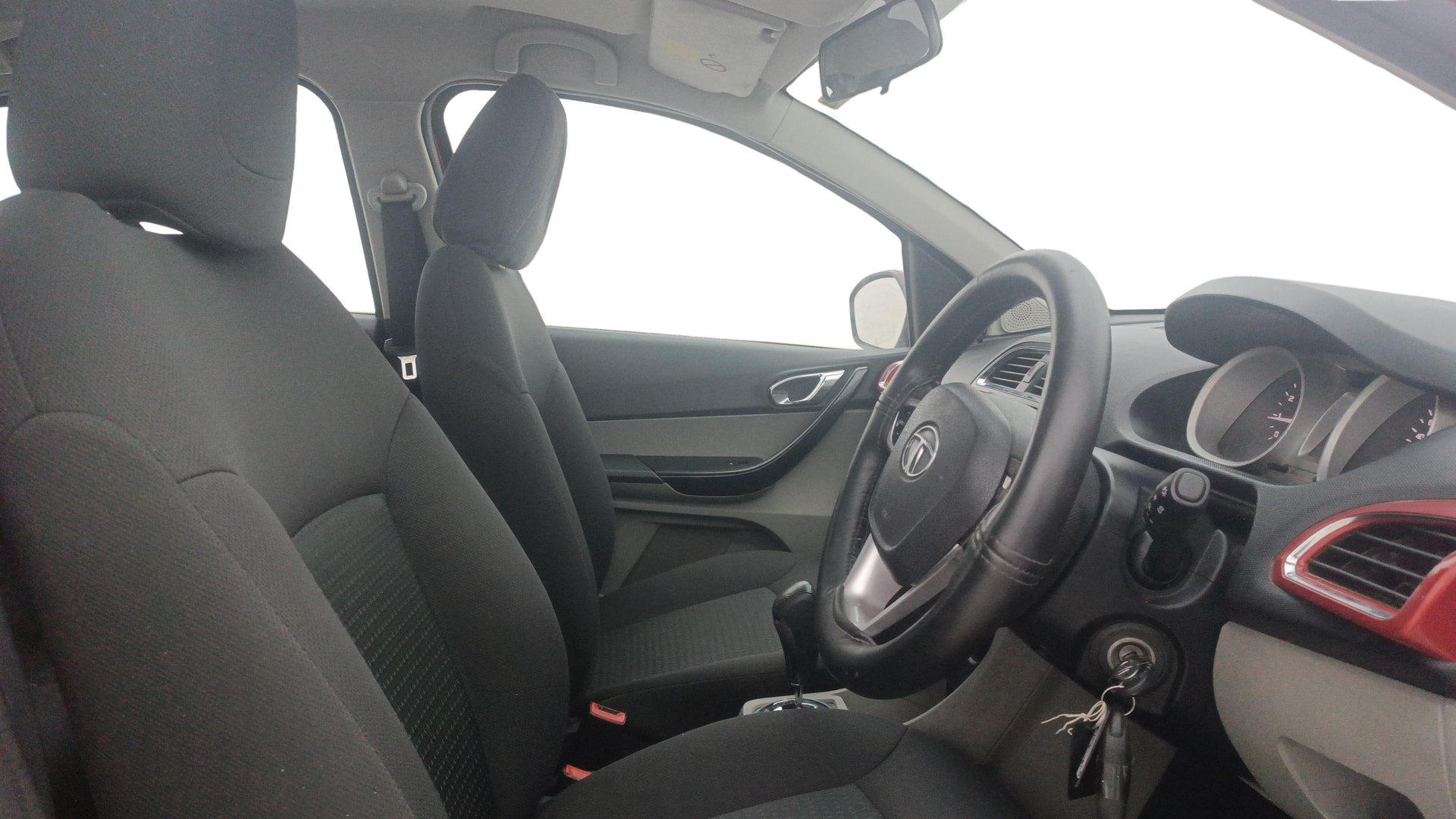 View 2017 Tata Tiago Revotorq XB Image 25 Used 2017 Tata Tiago Revotorq XB Image 25