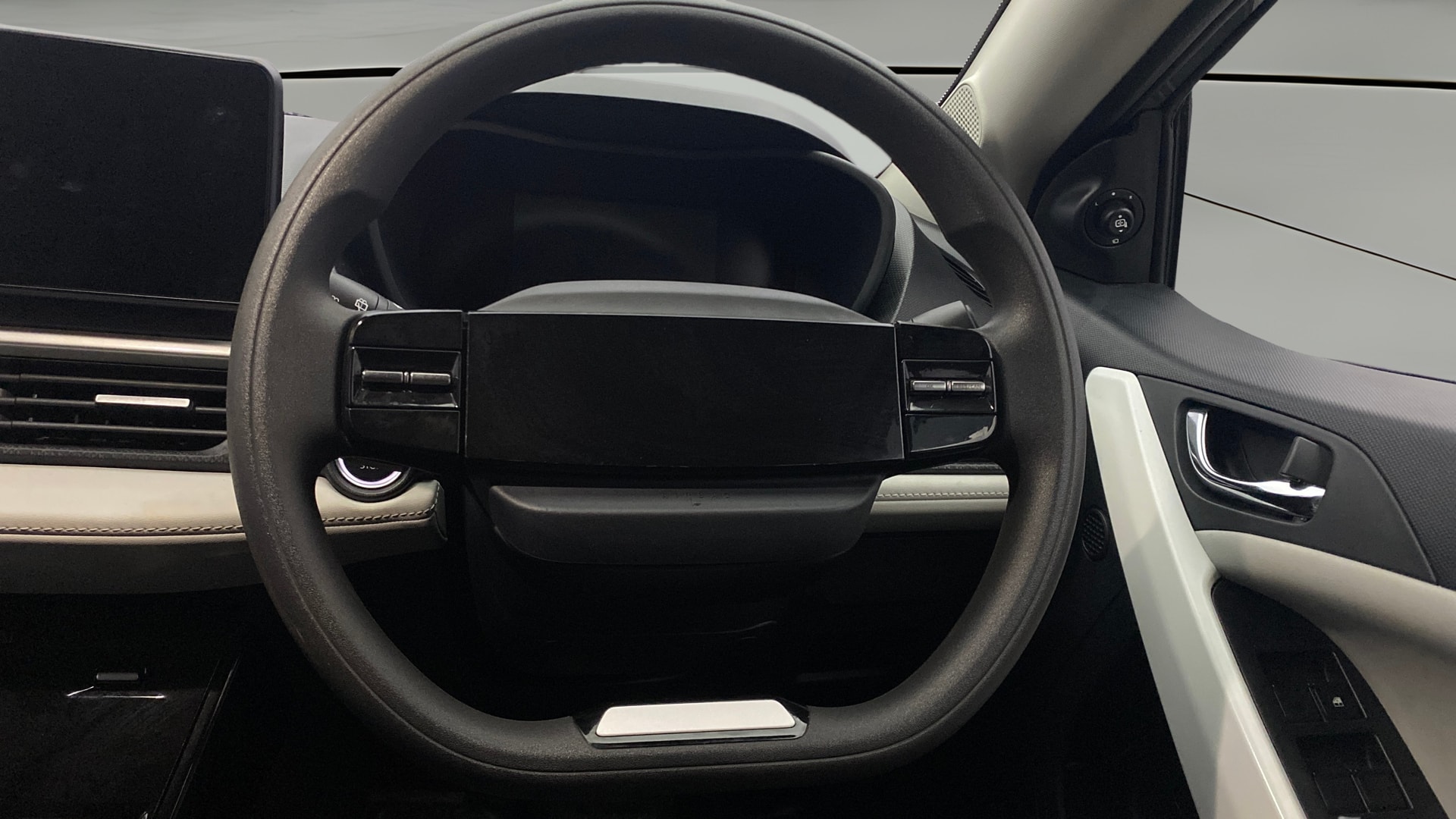 View 2023 Tata Nexon Revotron XE Image 21 Used 2023 Tata Nexon Revotron XE Image 21