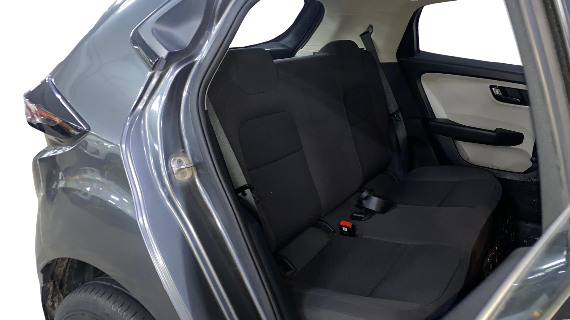 View 2022 Tata Altroz XE Petrol Image 33 Used 2022 Tata Altroz XE Petrol Image 33