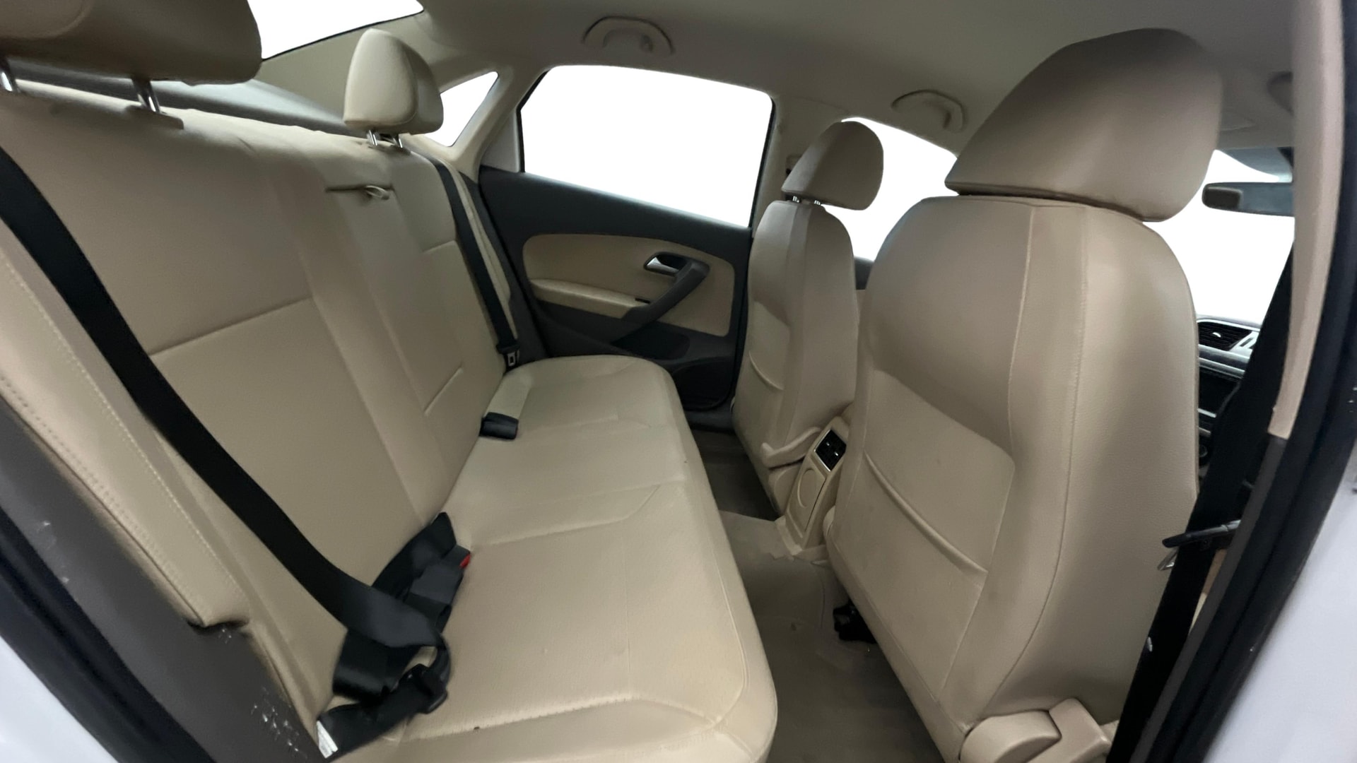 View 2016 Volkswagen Vento DSG Image 34 Used 2016 Volkswagen Vento DSG Image 34