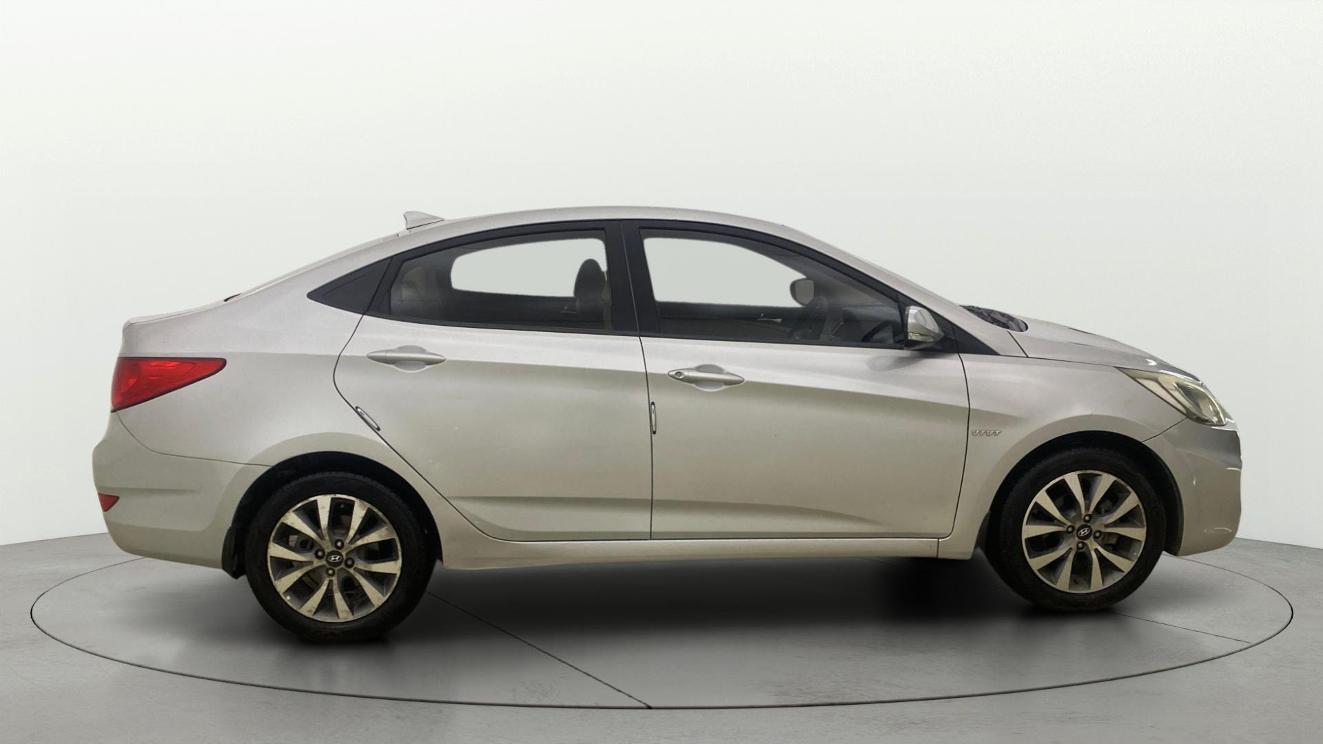 View 2013 Hyundai Fluidic Verna 1.6 VTVT SX Image 8 Used 2013 Hyundai Fluidic Verna 1.6 VTVT SX Image 8