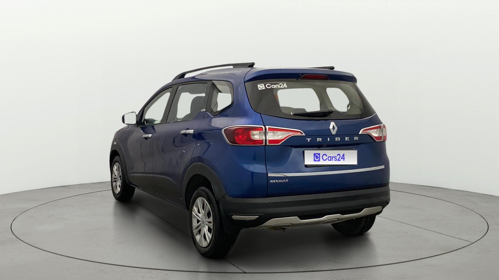 View 2020 Renault Triber RXZ Image 2 Used 2020 Renault Triber RXZ Image 2