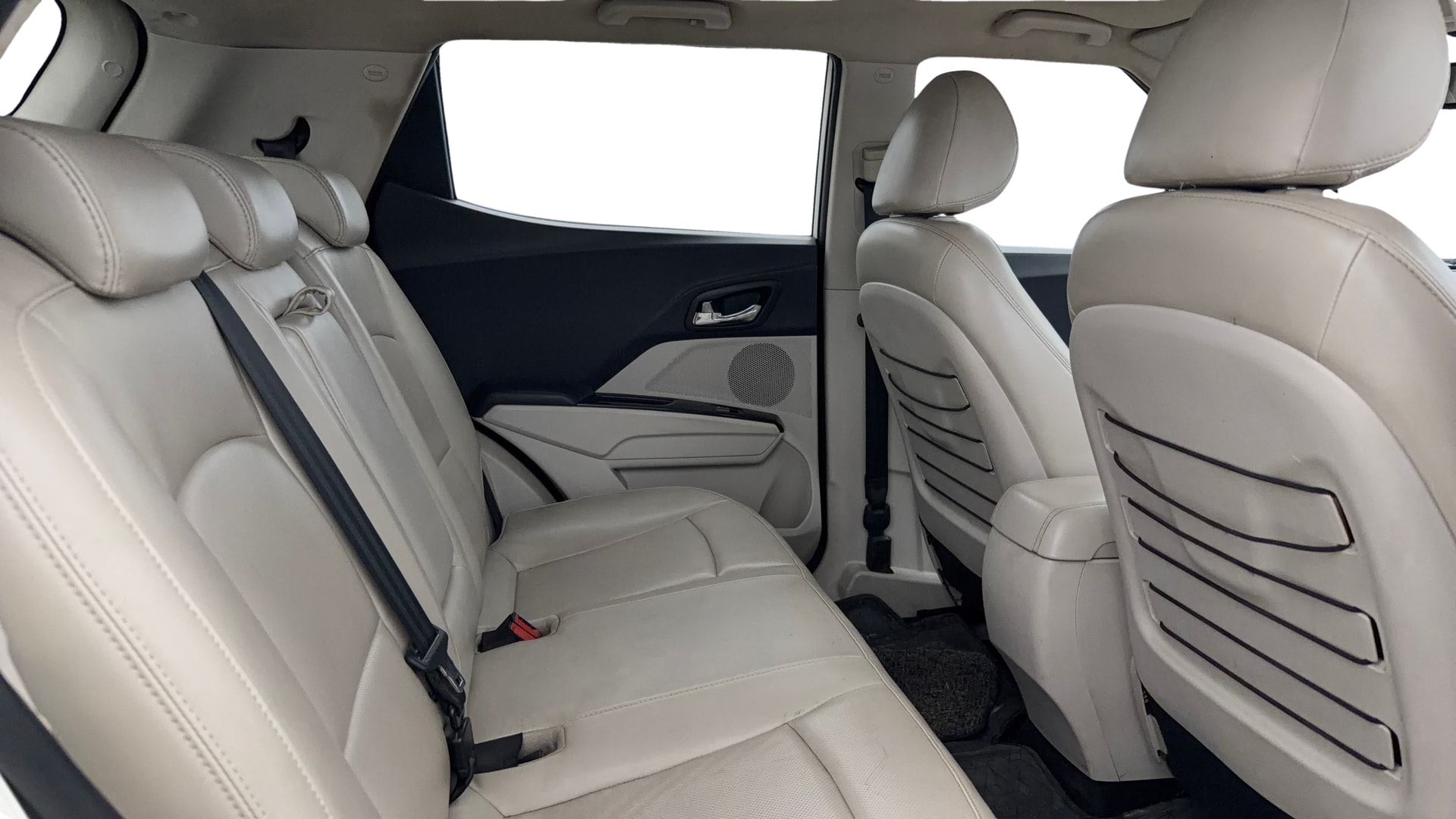 View 2019 Mahindra XUV300 W4 Petrol BS IV Image 30 Used 2019 Mahindra XUV300 W4 Petrol BS IV Image 30