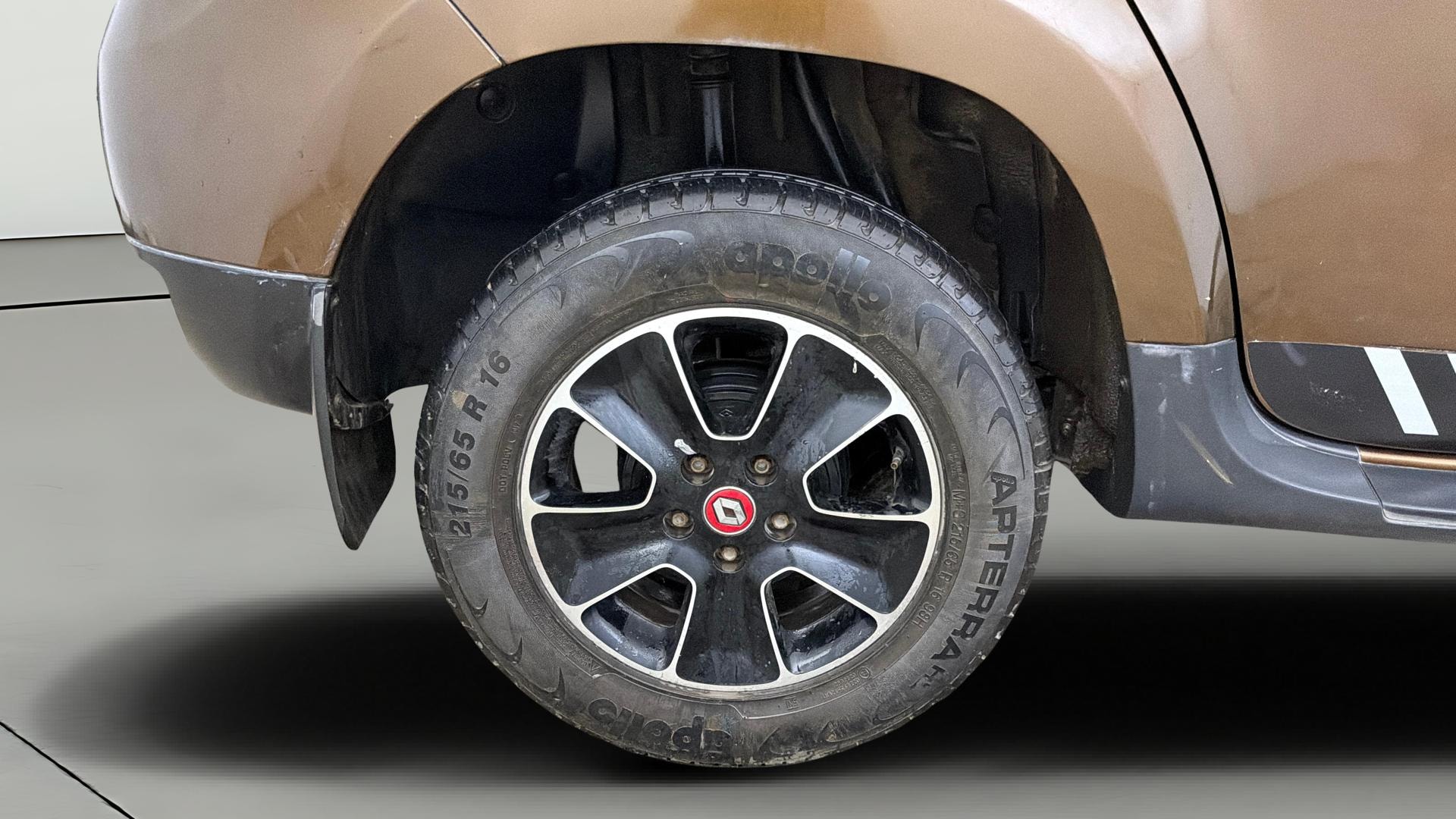 View 2018 Renault Duster Petrol RxS CVT Petrol Image 23 Used 2018 Renault Duster Petrol RxS CVT Petrol Image 23