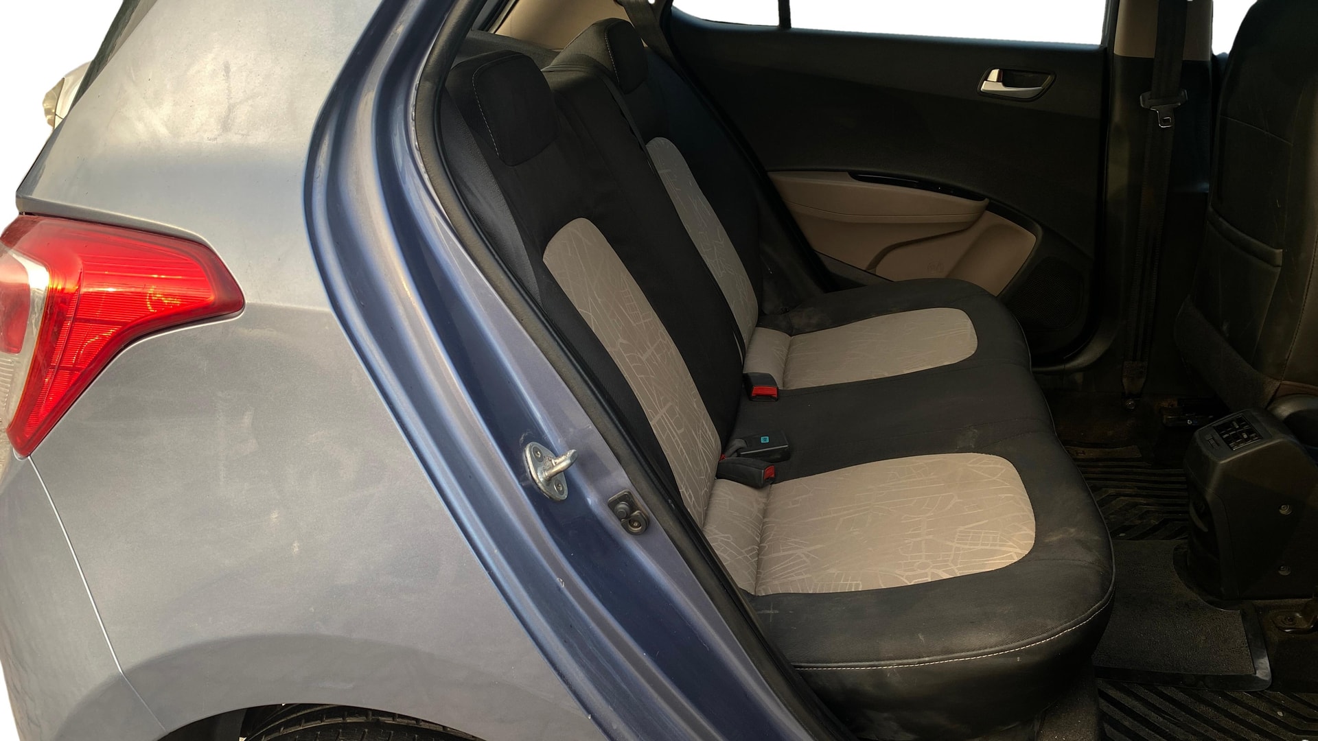 View 2016 Hyundai Grand i10 Sportz 1.2 Kappa Image 28 Used 2016 Hyundai Grand i10 Sportz 1.2 Kappa Image 28