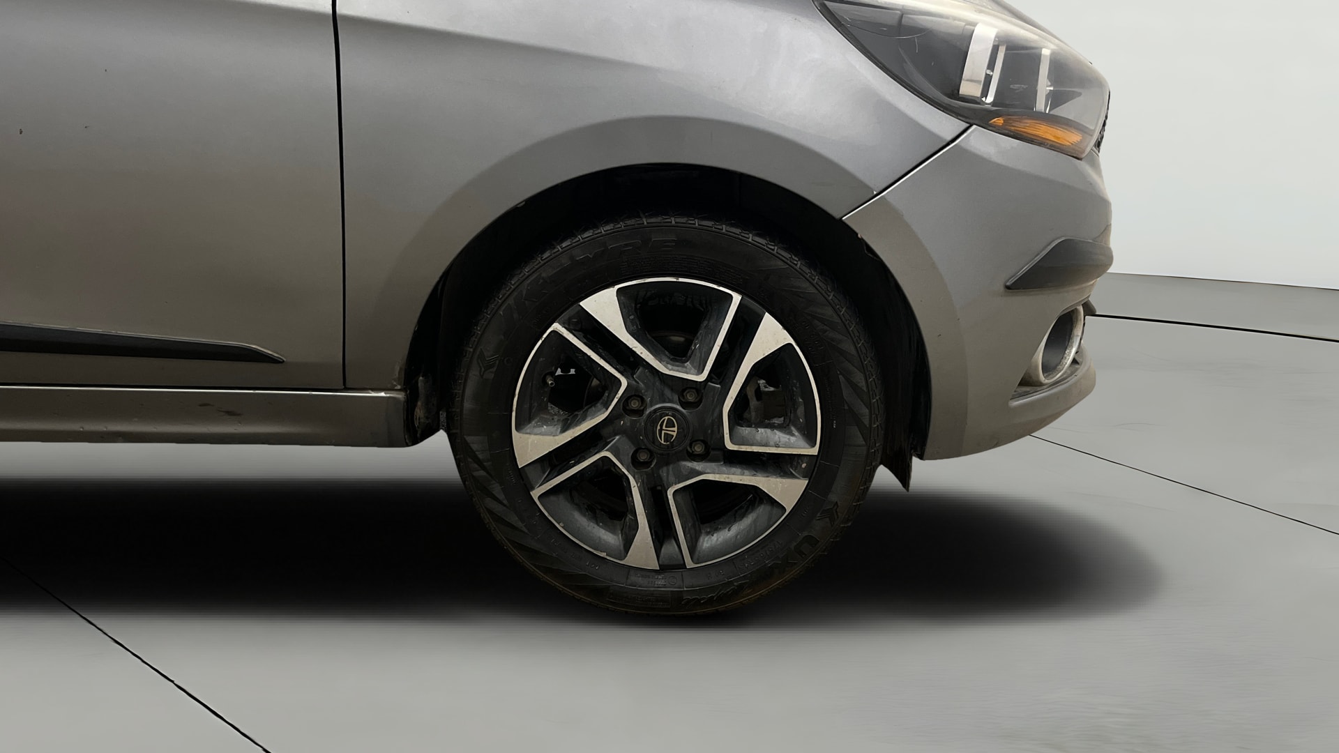 View 2019 Tata Tigor XE Diesel Image 41 Used 2019 Tata Tigor XE Diesel Image 41