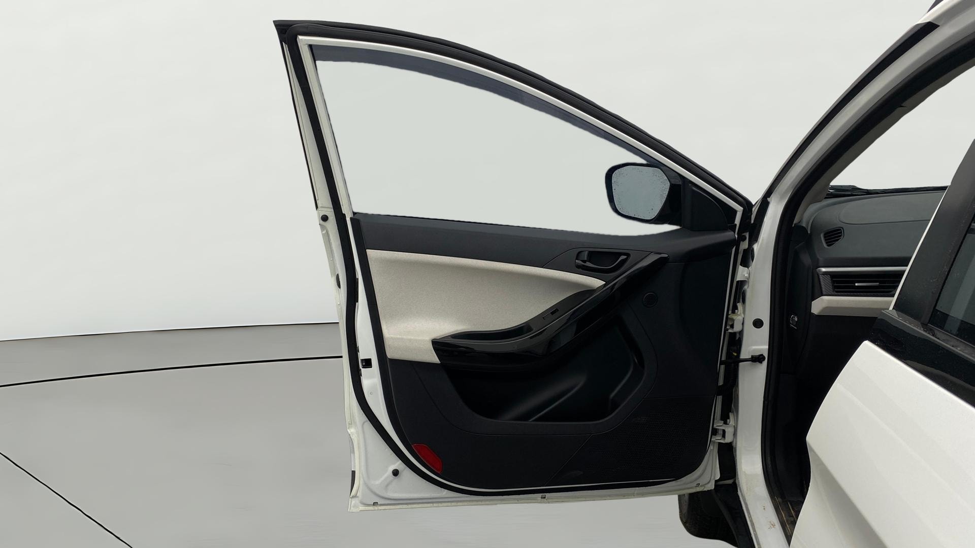 View 2025 Tata Nexon Revotron XE Image 31 Used 2025 Tata Nexon Revotron XE Image 31