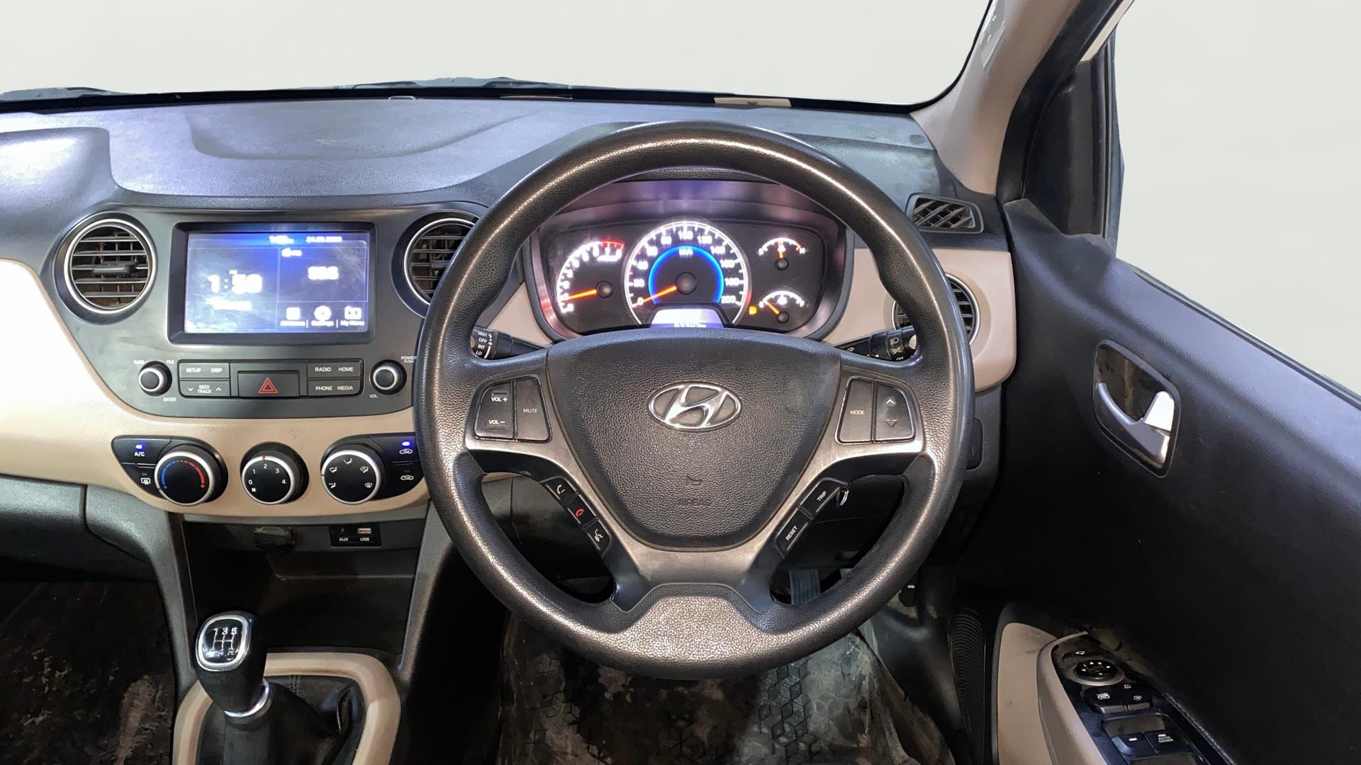 View 2019 Hyundai Grand i10 Sportz 1.2 Kappa Image 12 Used 2019 Hyundai Grand i10 Sportz 1.2 Kappa Image 12