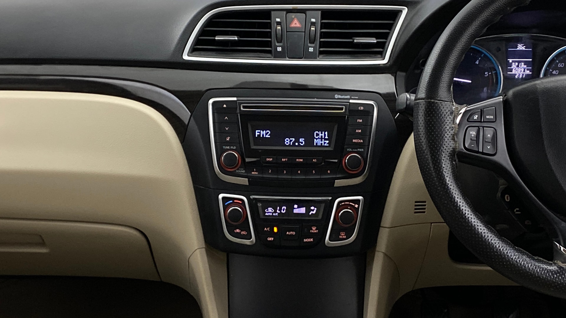 View 2017 Maruti Suzuki 1000 Base Variant Image 17 Used 2017 Maruti Suzuki 1000 Base Variant Image 17