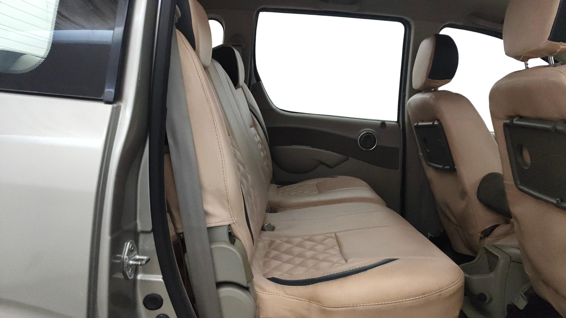 View 2014 Mahindra Quanto C6 Image 29 Used 2014 Mahindra Quanto C6 Image 29