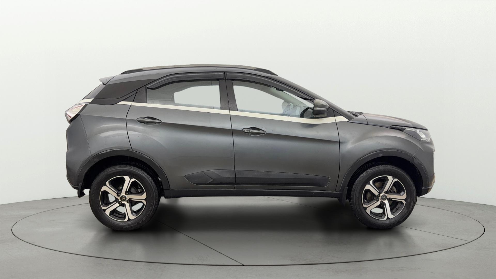 View 2022 Tata Nexon Revotron XZA Plus AMT Image 9 Used 2022 Tata Nexon Revotron XZA Plus AMT Image 9