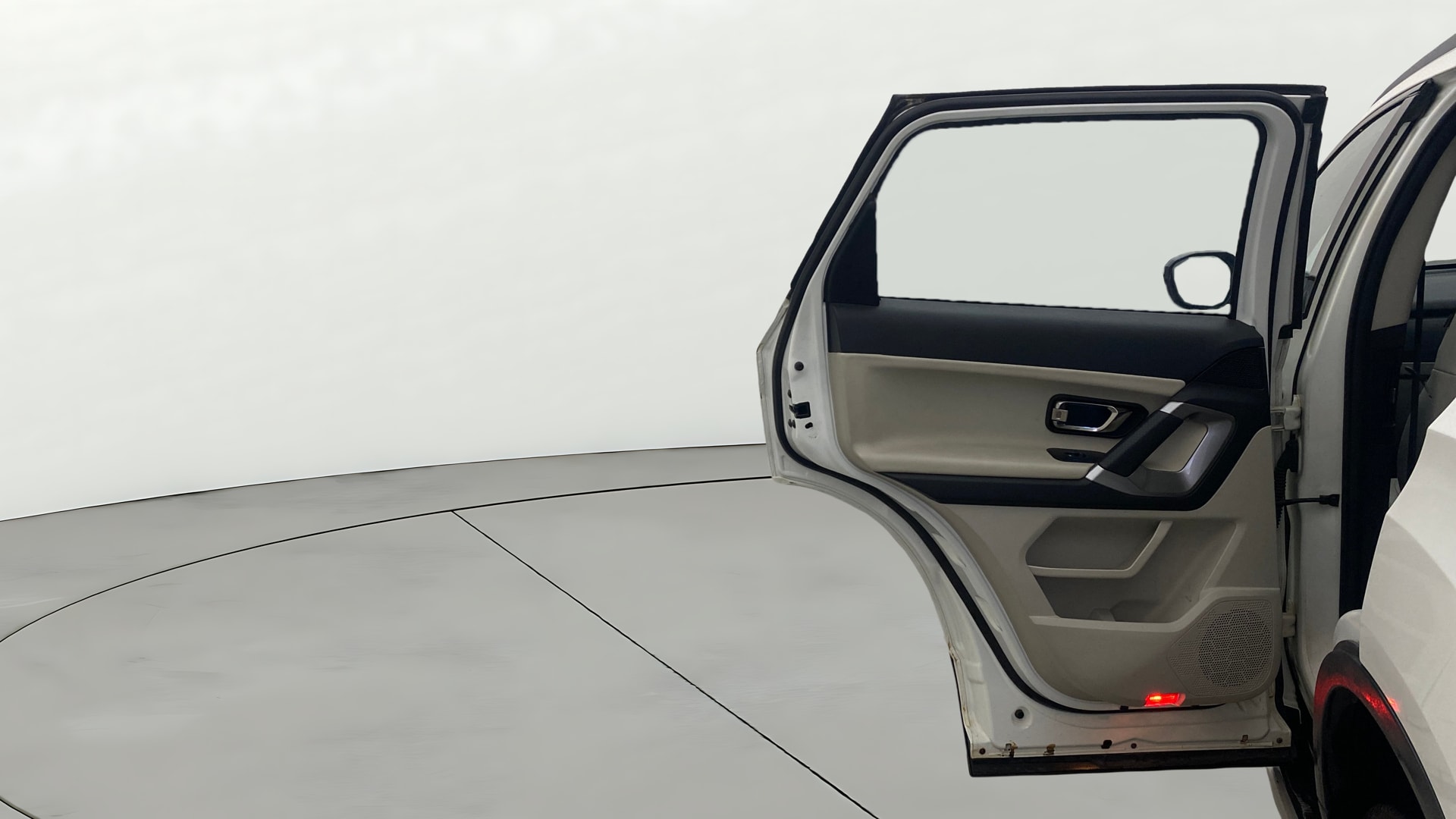 View 2022 Tata Safari XZ Plus 6S Image 16 Used 2022 Tata Safari XZ Plus 6S Image 16