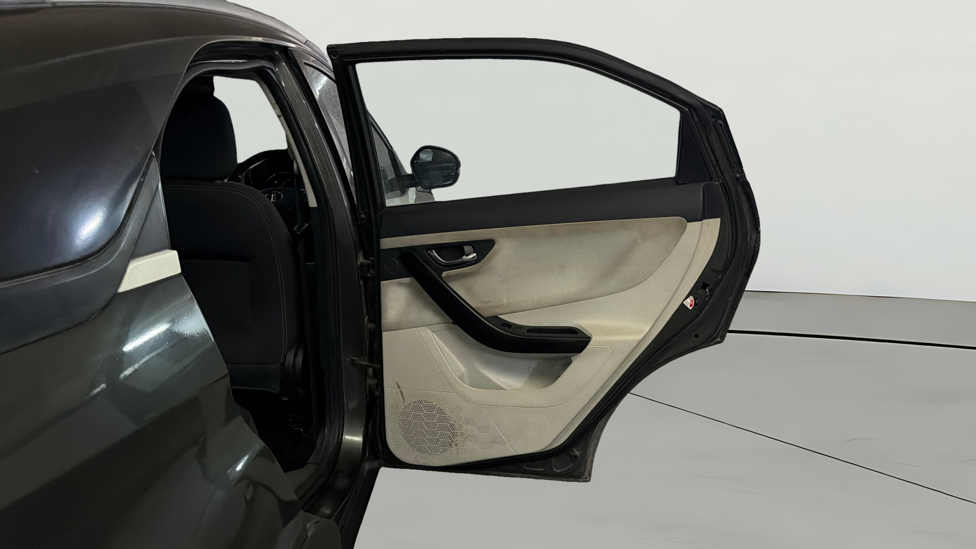 View 2021 Tata Nexon Revotron XE Image 7 Used 2021 Tata Nexon Revotron XE Image 7