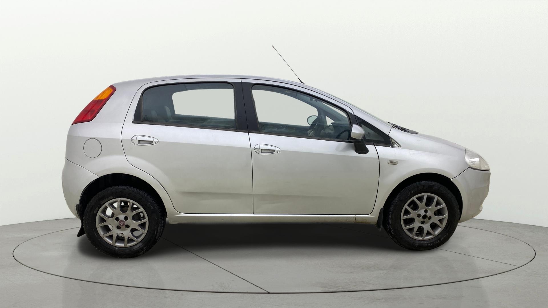 View 2014 Fiat Grande Punto 1.3 Emotion Pack 90 HP Image 26 Used 2014 Fiat Grande Punto 1.3 Emotion Pack 90 HP Image 26