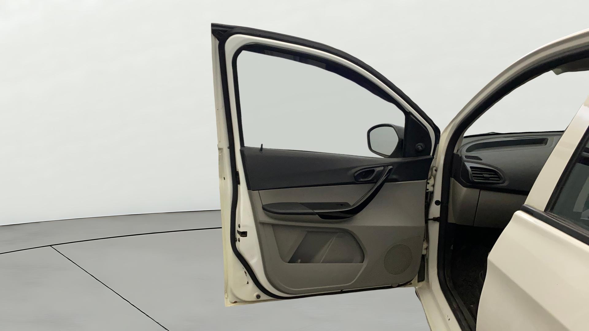 View 2019 Tata Tiago Revotorq XB Image 30 Used 2019 Tata Tiago Revotorq XB Image 30