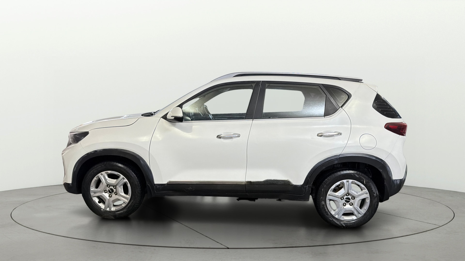 View 2023 Kia Sonet HTK Plus iMT Petrol Image 5 Used 2023 Kia Sonet HTK Plus iMT Petrol Image 5