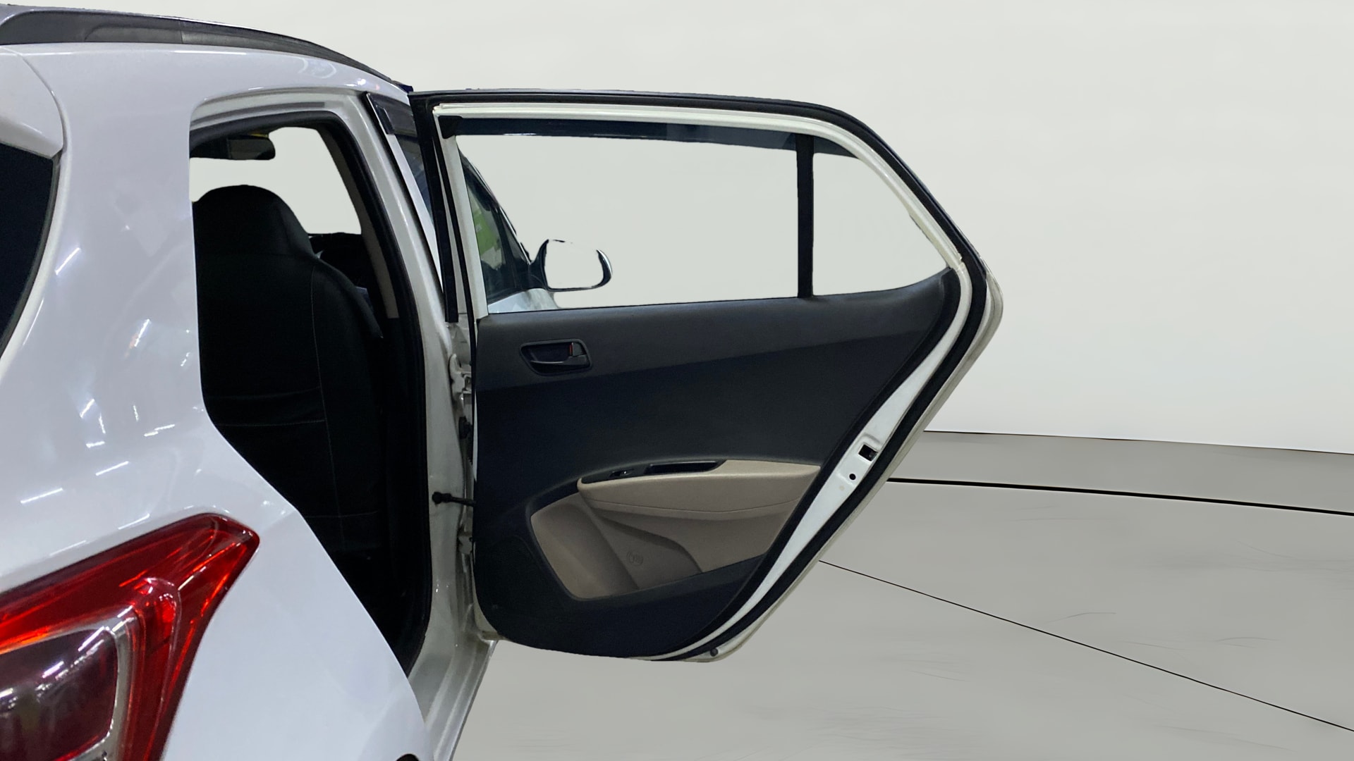 View 2019 Hyundai Grand i10 Magna 1.2 Kappa VTVT Image 7 Used 2019 Hyundai Grand i10 Magna 1.2 Kappa VTVT Image 7