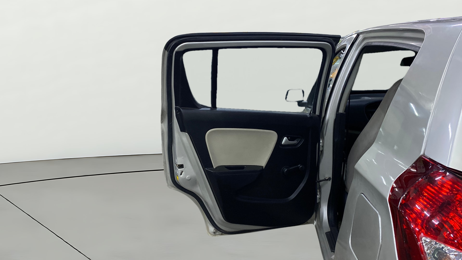 View 2020 Maruti Suzuki 1000 Base Variant Image 22 Used 2020 Maruti Suzuki 1000 Base Variant Image 22