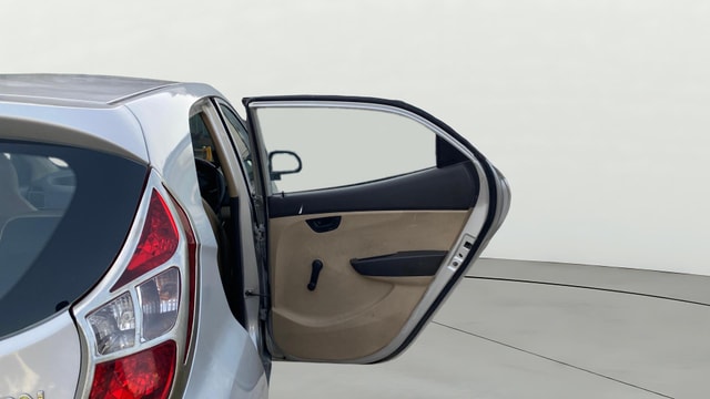 View Hyundai EON Image 7 Used Hyundai EON Image 7