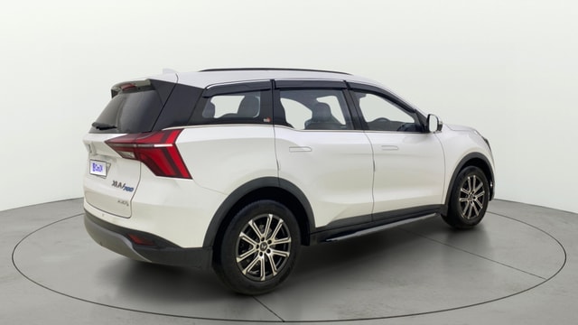 View Mahindra XUV700 Image 48 Used Mahindra XUV700 Image 48