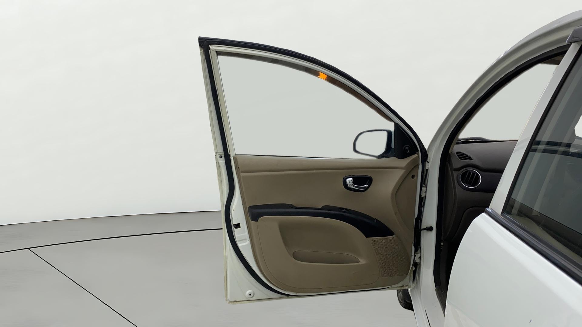 View 2013 Hyundai i10 1.1 Magna Image 36 Used 2013 Hyundai i10 1.1 Magna Image 36