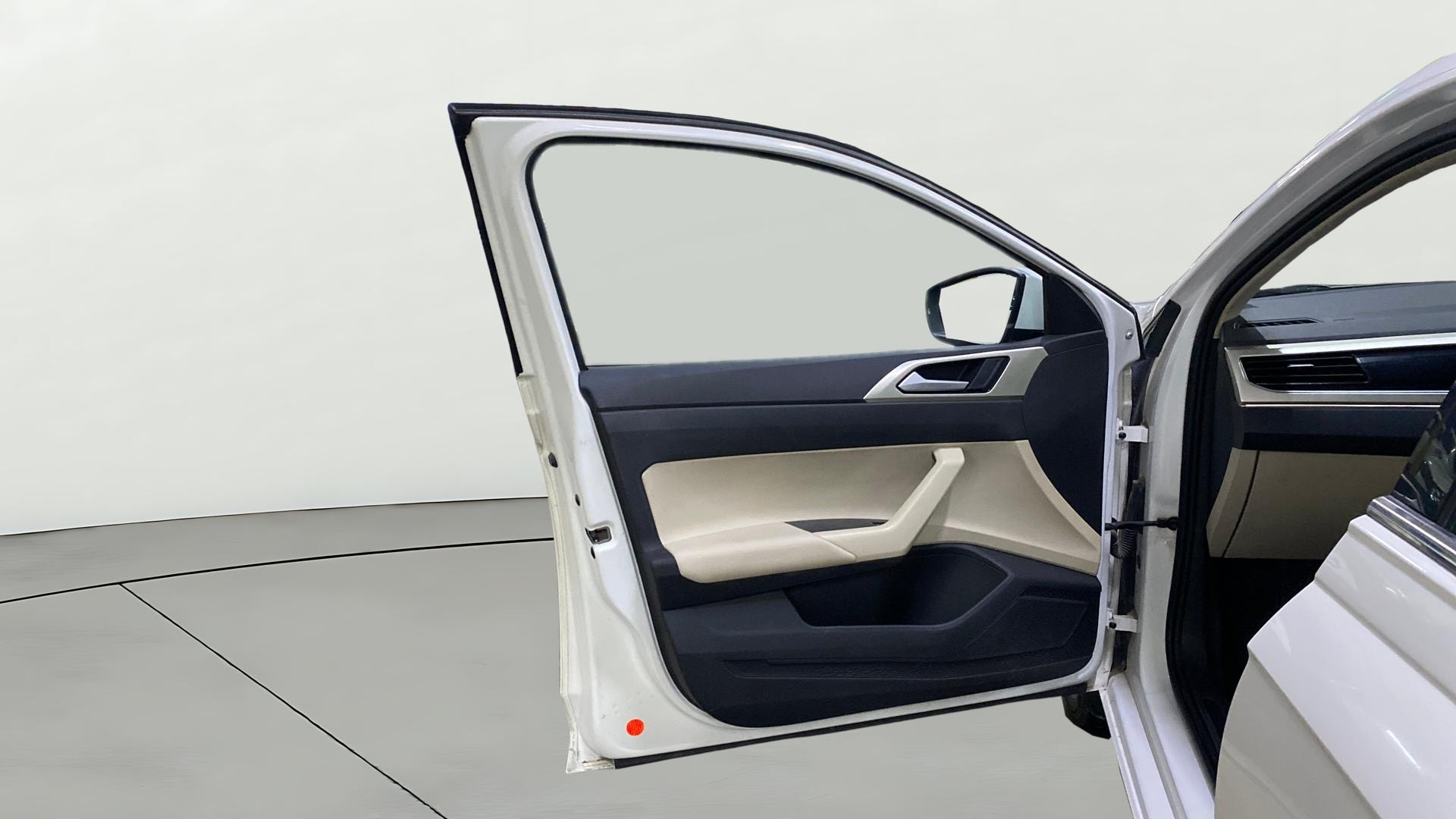 View 2023 Volkswagen Virtus Topline 1.0 TSI MT Image 38 Used 2023 Volkswagen Virtus Topline 1.0 TSI MT Image 38