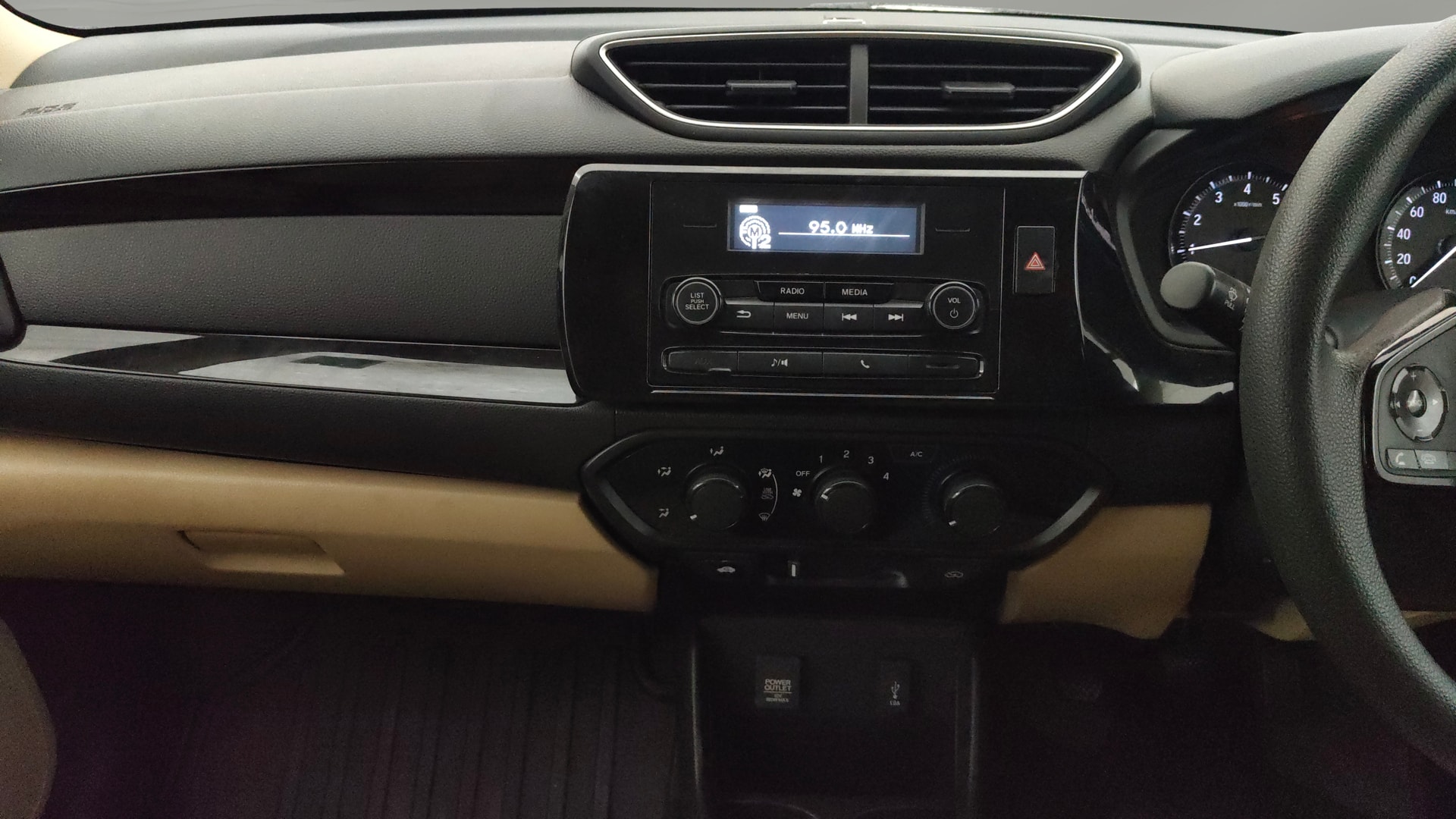 View 2018 Honda Amaze E MT Petrol BS IV Image 17 Used 2018 Honda Amaze E MT Petrol BS IV Image 17