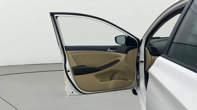 View Hyundai Fluidic Verna Image 31 Used Hyundai Fluidic Verna Image 31