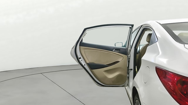 View Hyundai Fluidic Verna Image 23 Used Hyundai Fluidic Verna Image 23