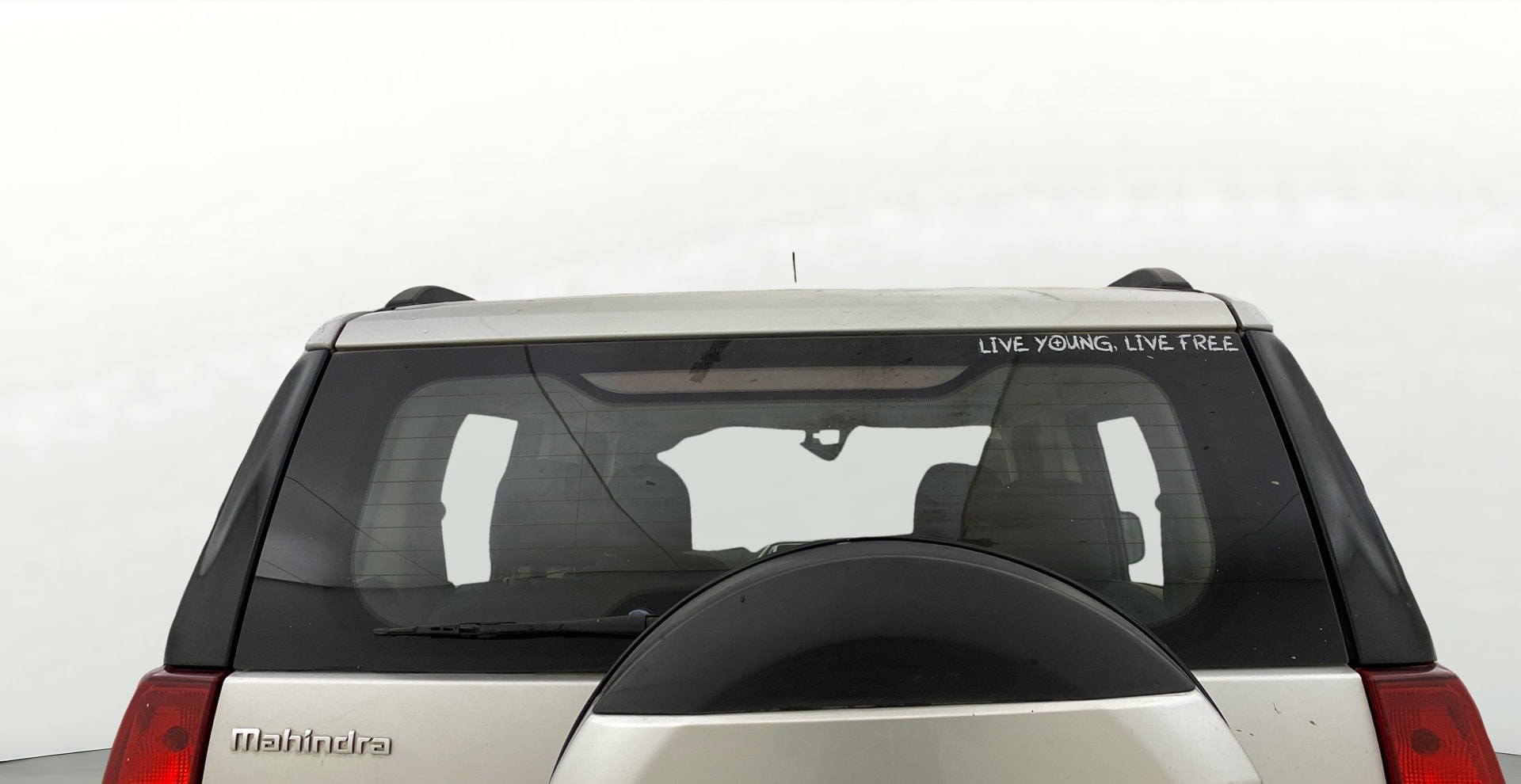 View 2017 Mahindra TUV300 T8 Image 3 Used 2017 Mahindra TUV300 T8 Image 3