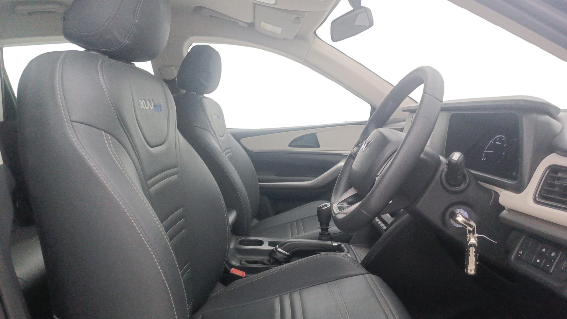 Used 2022 Mahindra XUV700 Used 2022 Mahindra XUV700