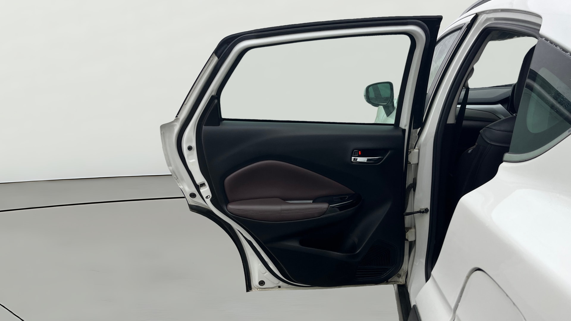 View 2024 Toyota Urban Cruiser Taisor V 1.0 Petrol MT Image 23 Used 2024 Toyota Urban Cruiser Taisor V 1.0 Petrol MT Image 23