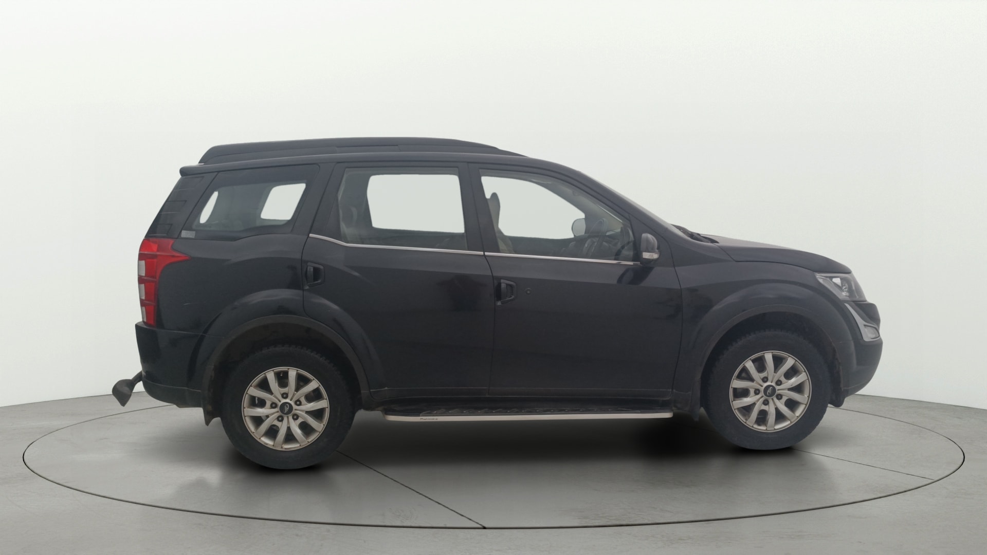 View 2016 Mahindra XUV500 W10 FWD Image 29 Used 2016 Mahindra XUV500 W10 FWD Image 29