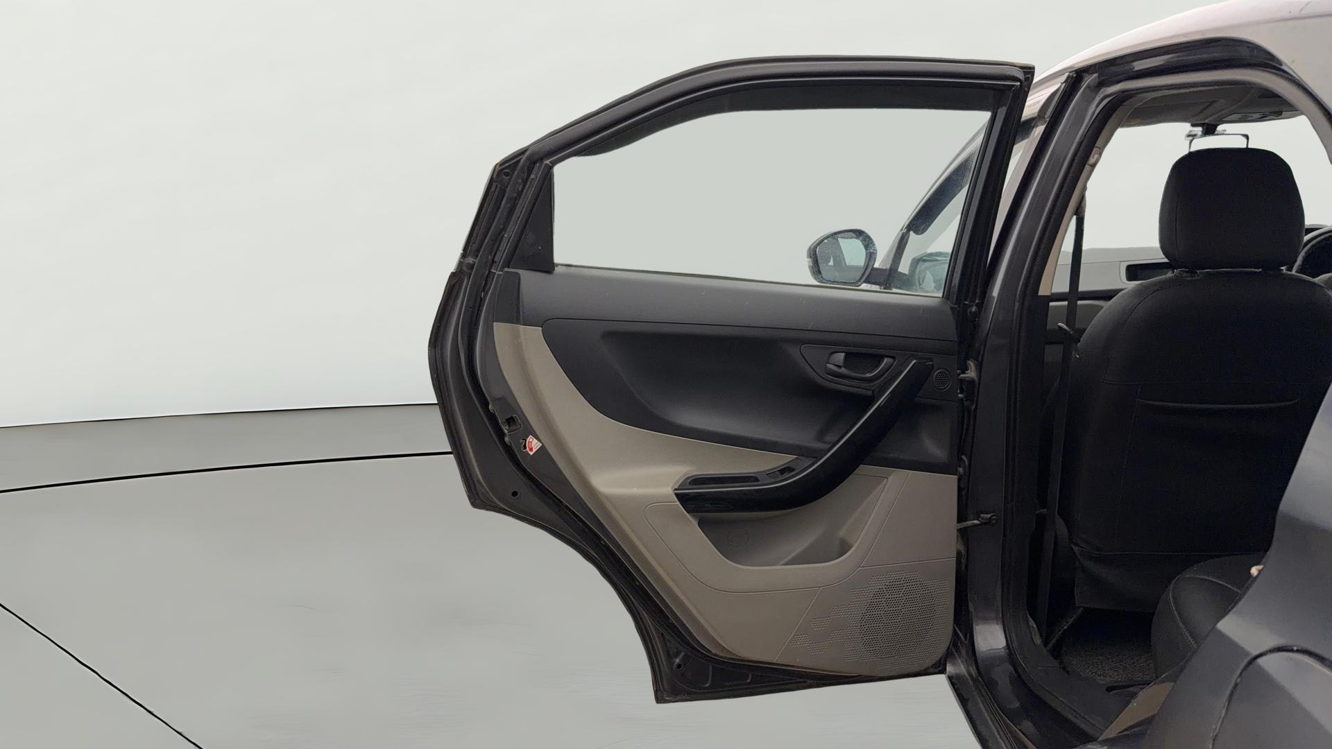 View 2019 Tata Nexon Revotron XM Image 22 Used 2019 Tata Nexon Revotron XM Image 22