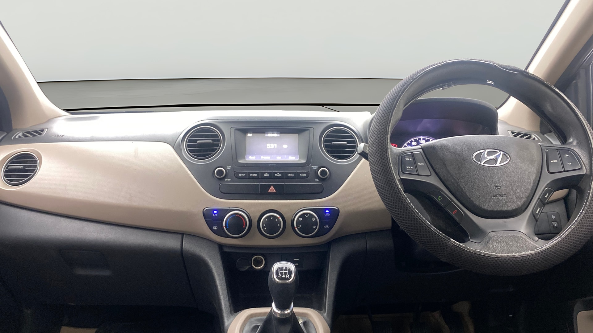 View 2017 Hyundai Grand i10 Sportz 1.2 Kappa Image 18 Used 2017 Hyundai Grand i10 Sportz 1.2 Kappa Image 18