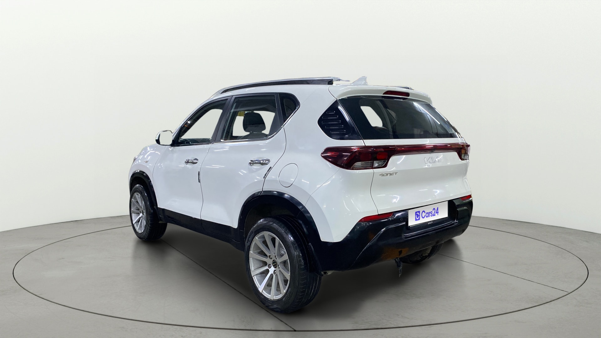 View 2022 Kia Sonet HTK Diesel Image 2 Used 2022 Kia Sonet HTK Diesel Image 2
