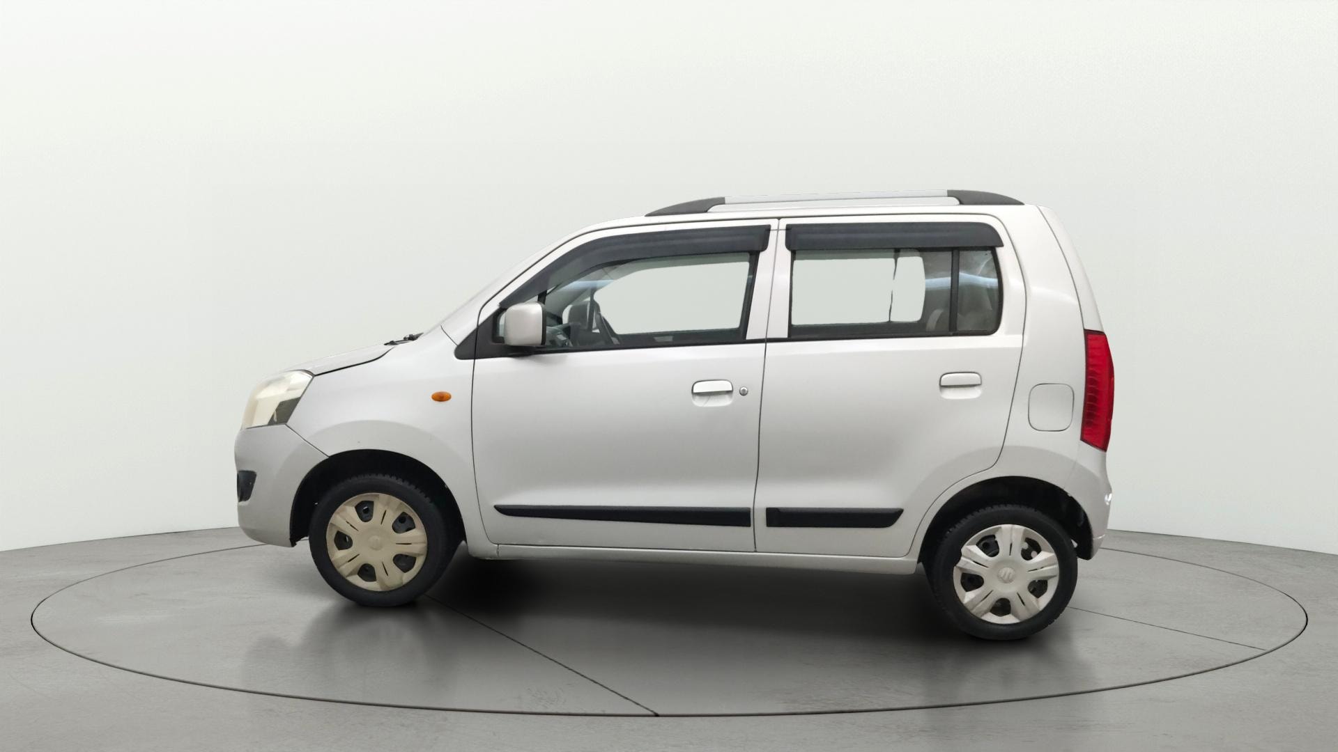 View 2017 Maruti Suzuki 1000 Base Variant Image 5 Used 2017 Maruti Suzuki 1000 Base Variant Image 5