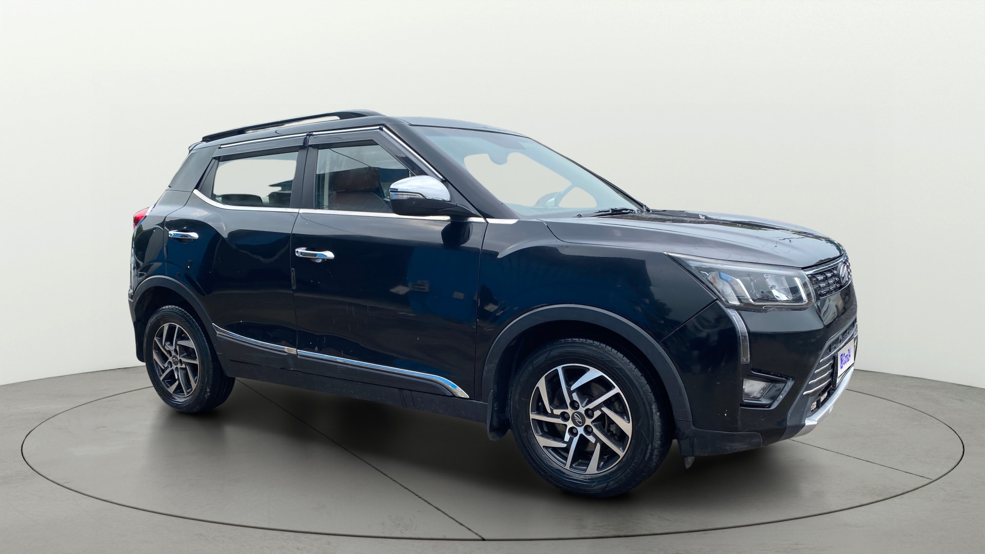 View 2022 Mahindra XUV300 W4 Petrol BS IV Image 14 Used 2022 Mahindra XUV300 W4 Petrol BS IV Image 14