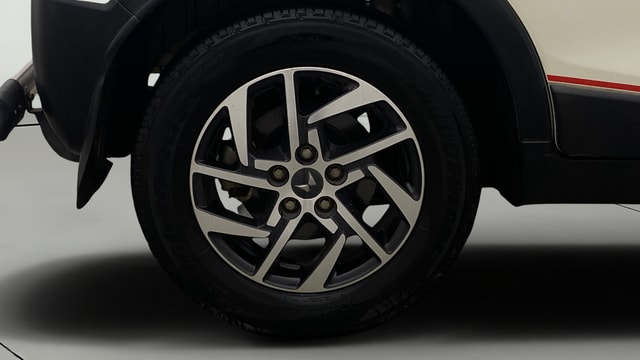 View Mahindra XUV300 Image 25 Used Mahindra XUV300 Image 25