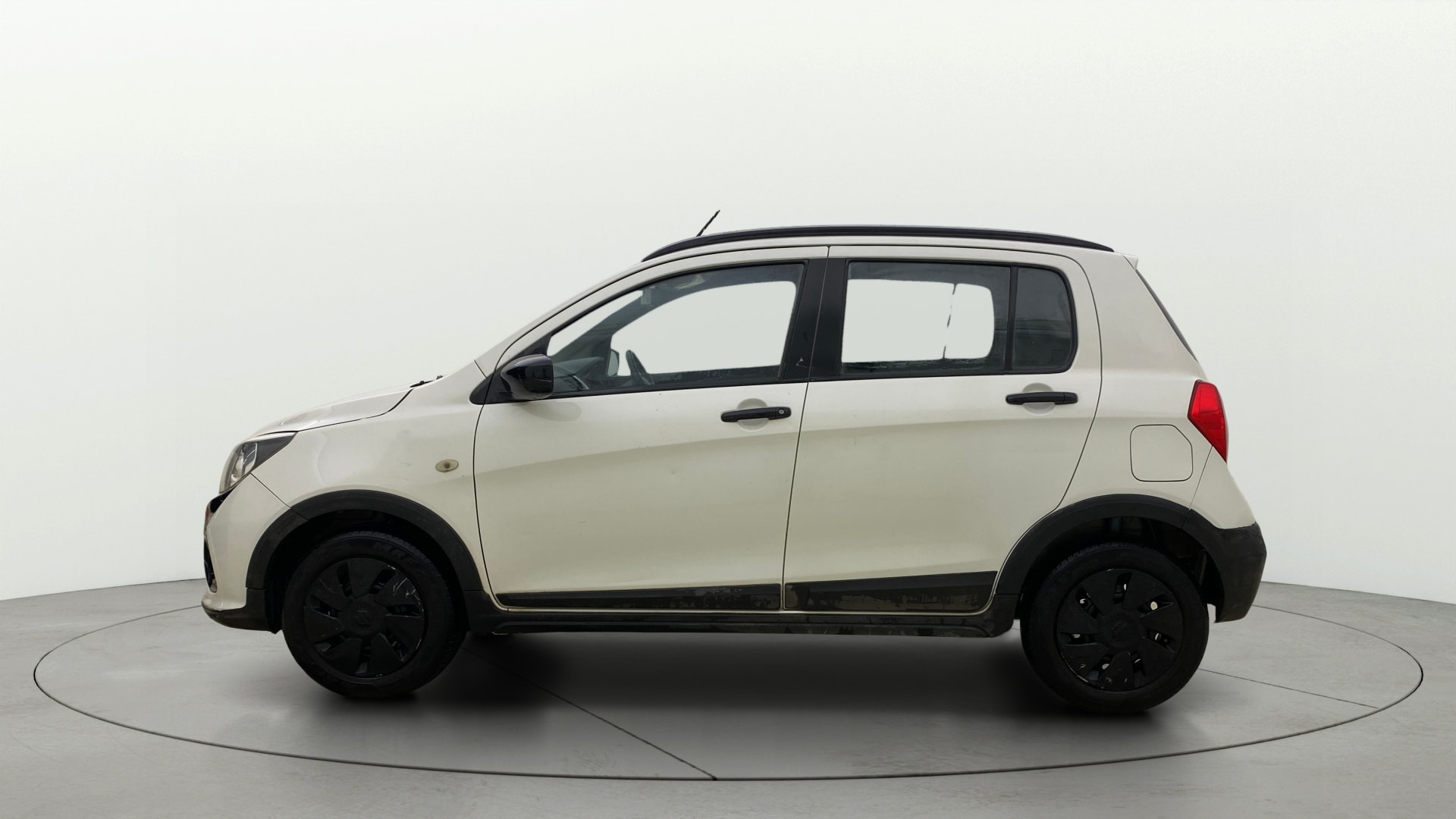 View 2018 Maruti Suzuki 1000 Base Variant Image 5 Used 2018 Maruti Suzuki 1000 Base Variant Image 5