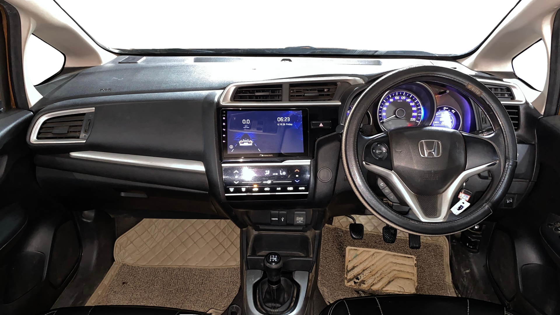 View 2019 Honda WR-V S MT Diesel Edge Edition Image 15 Used 2019 Honda WR-V S MT Diesel Edge Edition Image 15